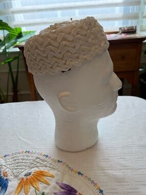Saks Fifth Avenue Cream Woven Pillbox Hat with Bow